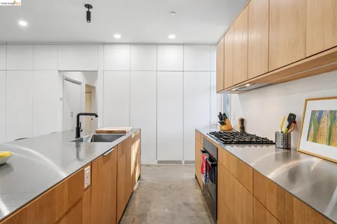 $1,795,000 | 8210 Skyline Boulevard, Oakland, CA 94611