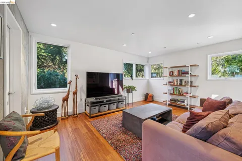 $1,795,000 | 8210 Skyline Boulevard, Oakland, CA 94611
