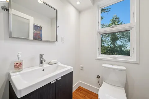 $1,795,000 | 8210 Skyline Boulevard, Oakland, CA 94611