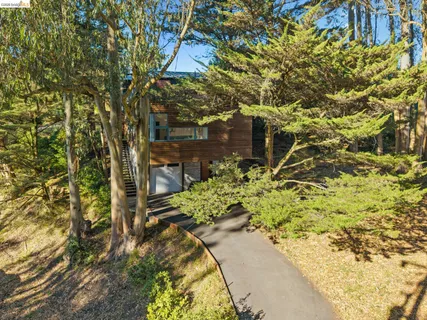 $1,795,000 | 8210 Skyline Boulevard, Oakland, CA 94611