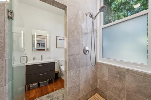 $1,795,000 | 8210 Skyline Boulevard, Oakland, CA 94611