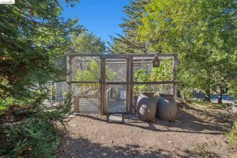 $1,795,000 | 8210 Skyline Boulevard, Oakland, CA 94611