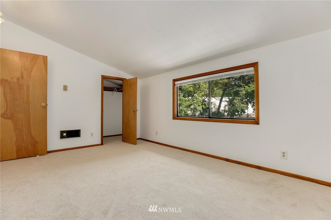 19810 97th Avenue South Renton, WA 98055 - Photo 13 of 24