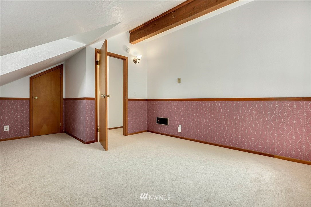 19810 97th Avenue South Renton, WA 98055 - Photo 18 of 24