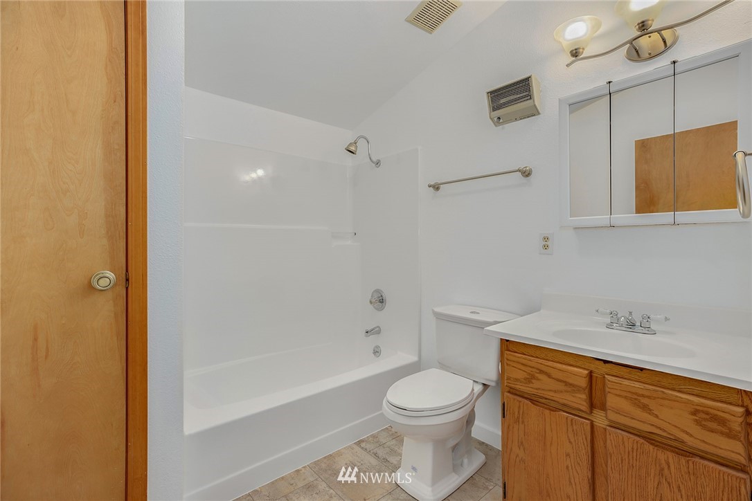 19810 97th Avenue South Renton, WA 98055 - Photo 10 of 24