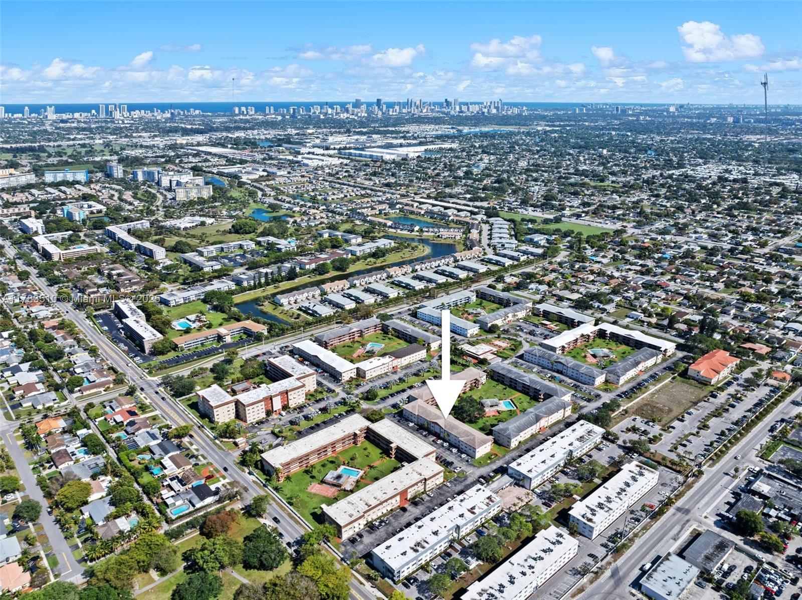 5300 Washington Street, Unit G323 Hollywood, FL 33021 - Photo 29 of 34 an aerial view of a city