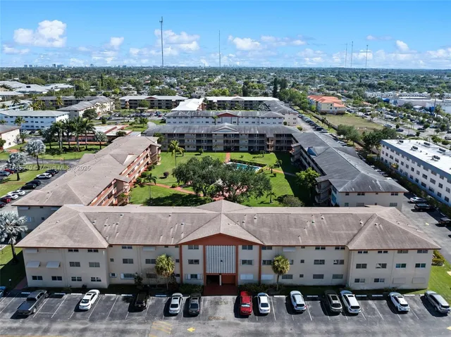 $129,000 | 5300 Washington Street, Unit G323, Hollywood, FL 33021