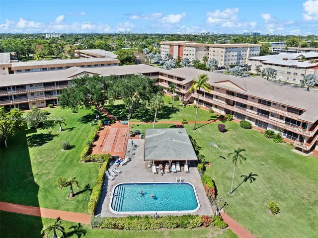 $129,000 | 5300 Washington Street, Unit G323, Hollywood, FL 33021