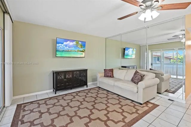 $129,000 | 5300 Washington Street, Unit G323, Hollywood, FL 33021