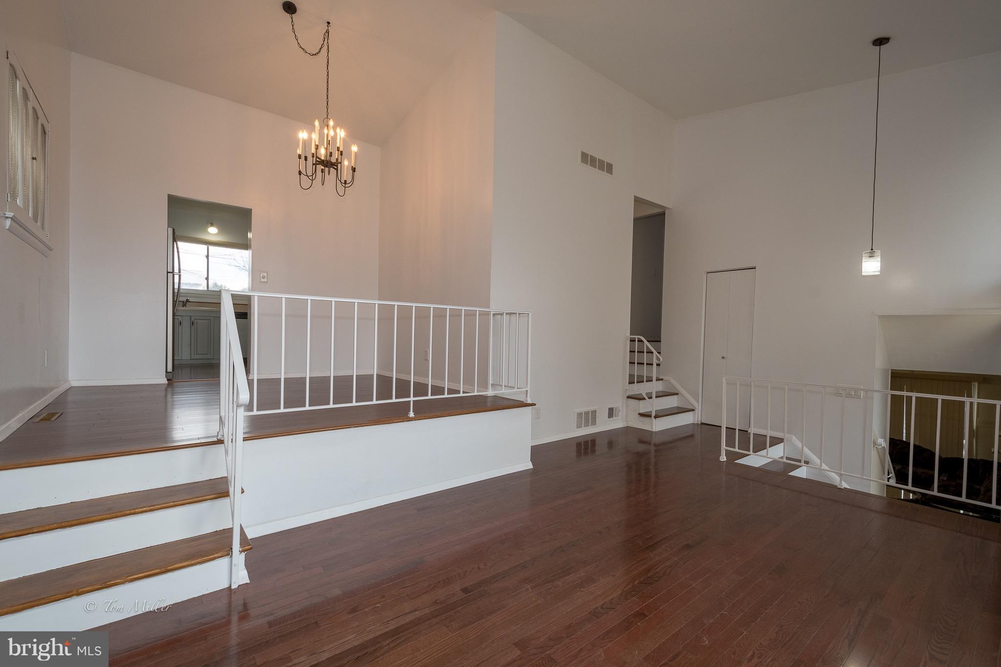 4608 Talman Road Baltimore, MD 21208 - Photo 4 of 29 Living Room