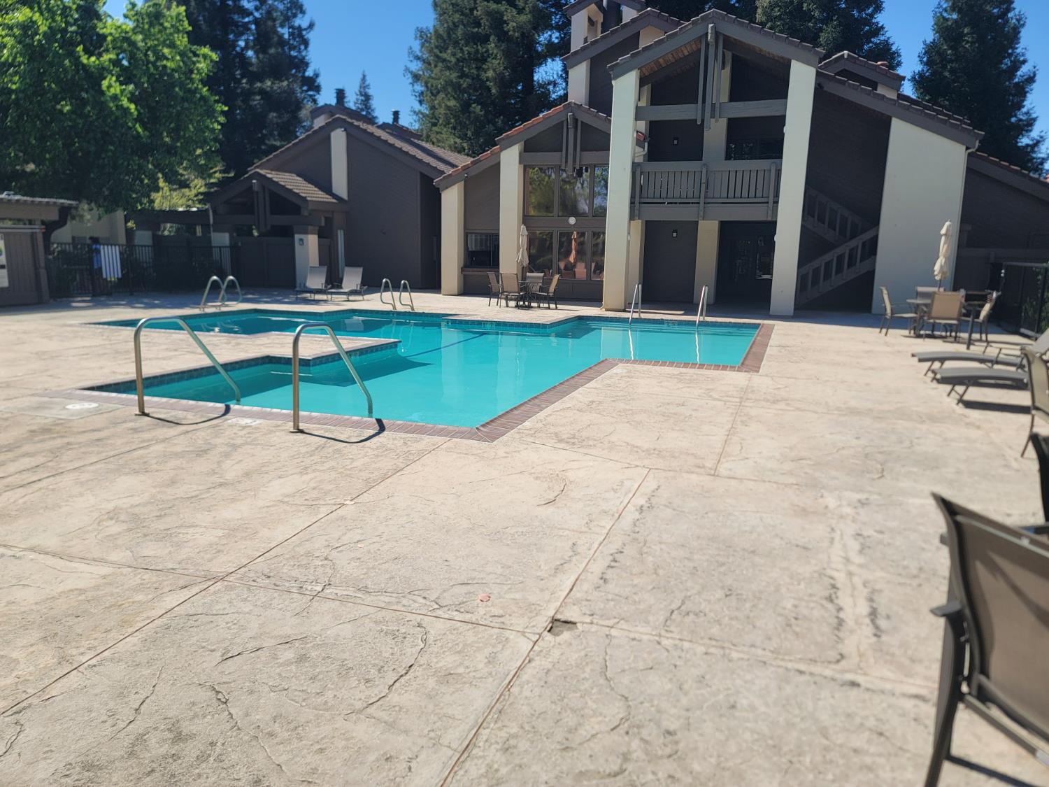 3701 Colonial Drive, Unit 89 Modesto, CA 95356 - Photo 16 of 20 a house that has a tree in front of it