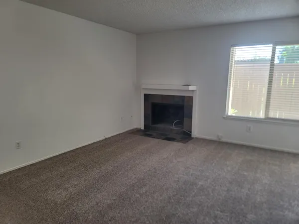 $189,000 | 3701 Colonial Drive, Unit 89, Modesto, CA 95356