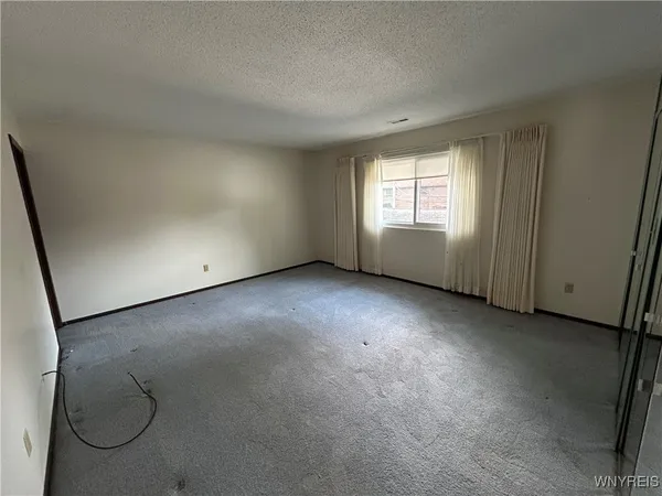 $1,600 | 186 Peppertree Drive, Amherst, NY 14228