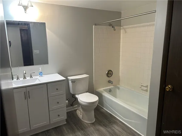 $1,600 | 186 Peppertree Drive, Amherst, NY 14228