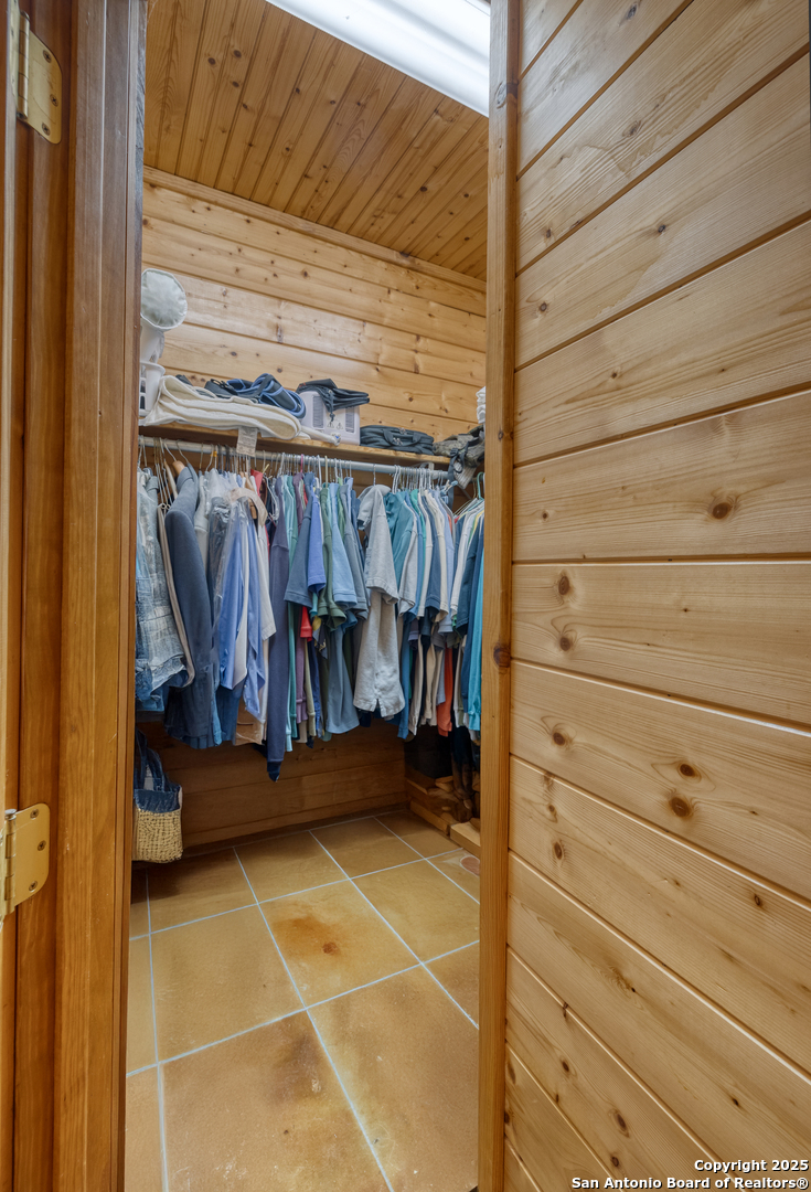 4983 Ranch Road 1051 Uvalde, TX 78801 - Photo 28 of 72 a view of a walk in closet