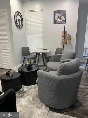 $1,900 | 1328 South 6th Street, Unit 3, Philadelphia, PA 19147