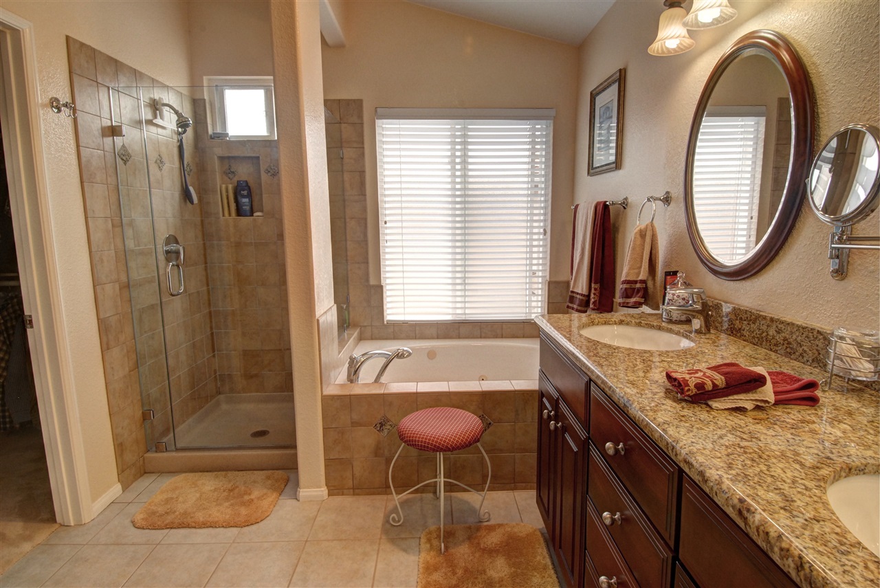 1816 Orchard Wood Road Encinitas, CA 92024 - Photo 16 of 25