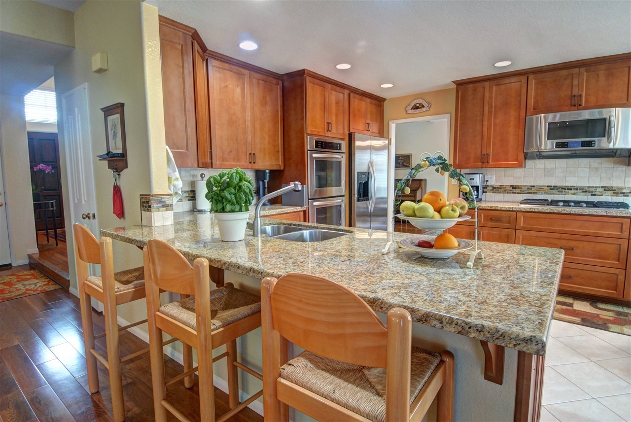 1816 Orchard Wood Road Encinitas, CA 92024 - Photo 3 of 25