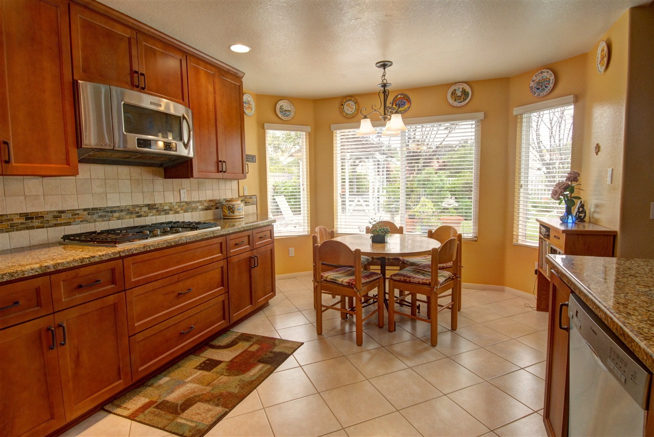 1816 Orchard Wood Road Encinitas, CA 92024 - Photo 5 of 25