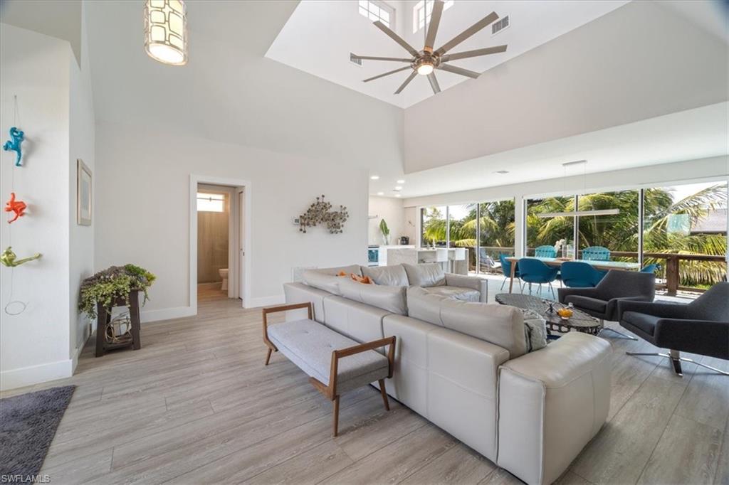 1282 Venetian Way Naples, FL 34110 - Photo 12 of 50