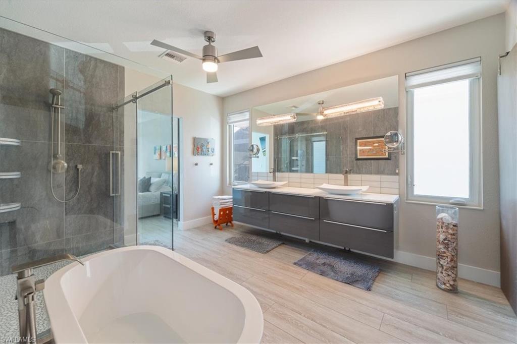 1282 Venetian Way Naples, FL 34110 - Photo 27 of 50