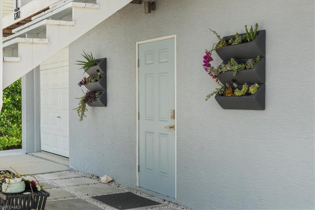 1282 Venetian Way Naples, FL 34110 - Photo 33 of 50