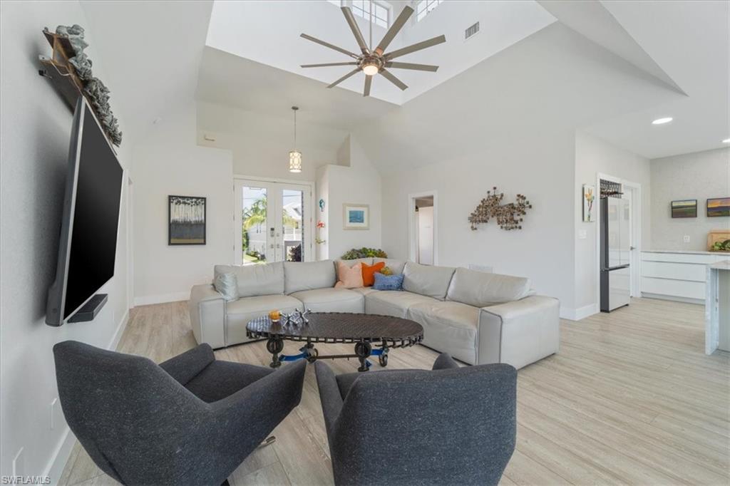 1282 Venetian Way Naples, FL 34110 - Photo 8 of 50