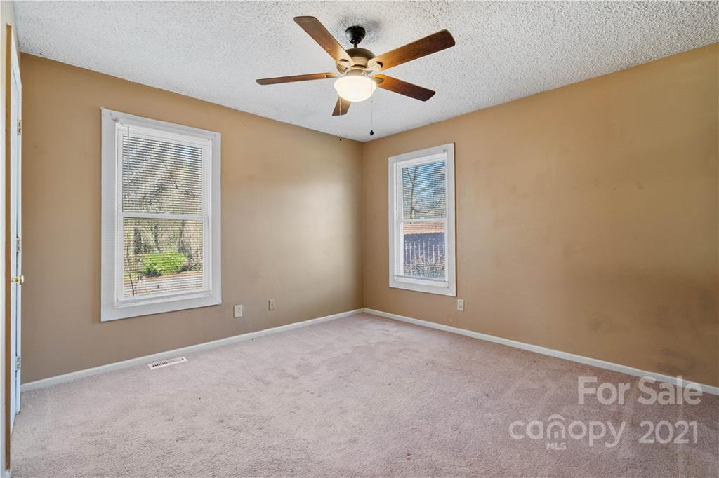 7214 Tuckaseegee Road Charlotte, NC 28214 - Photo 13 of 36 Gallery Image 13