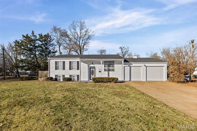 $165,000 | 1101 St Patrick Boulevard, Cahokia, IL 62206