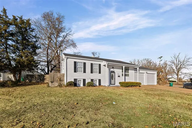 $165,000 | 1101 St Patrick Boulevard, Cahokia, IL 62206