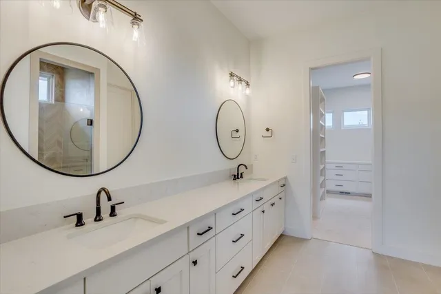 $669,900 | 1608 North Lakeside Drive, Andover, KS 67002