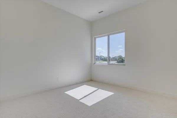 $669,900 | 1608 North Lakeside Drive, Andover, KS 67002