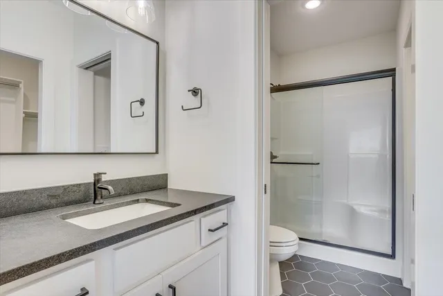 $669,900 | 1608 North Lakeside Drive, Andover, KS 67002