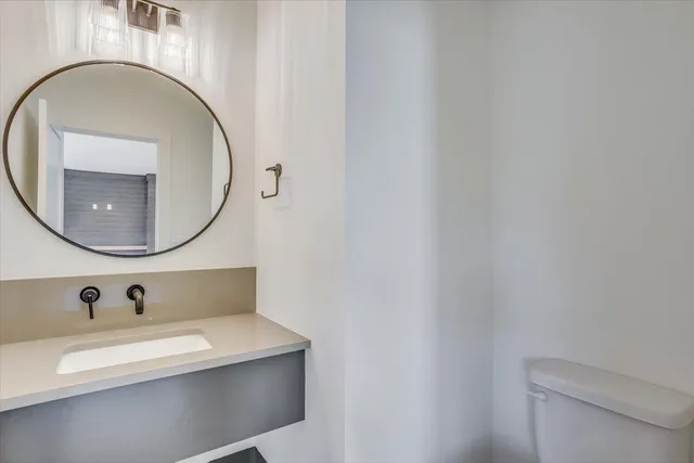 $669,900 | 1608 North Lakeside Drive, Andover, KS 67002