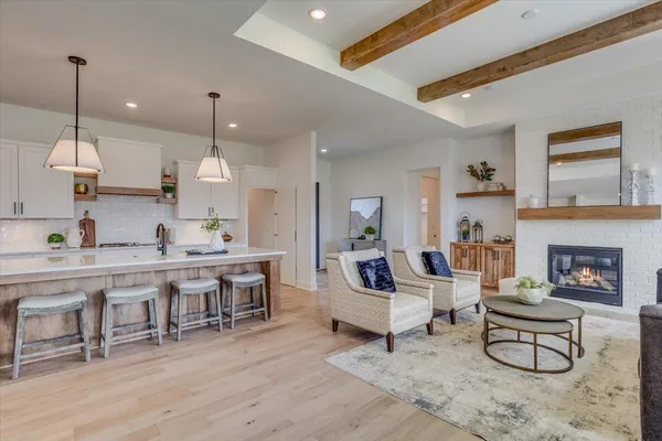 $669,900 | 1608 North Lakeside Drive, Andover, KS 67002