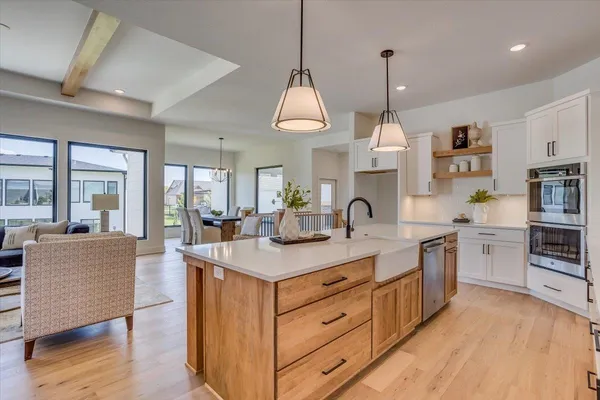$669,900 | 1608 North Lakeside Drive, Andover, KS 67002