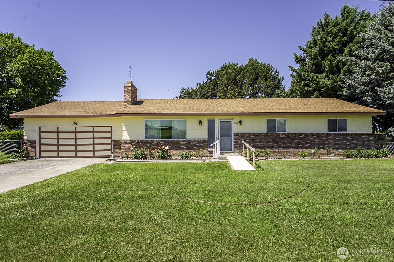 4934 Rd L.9 Northeast Moses Lake, WA 98837 - Photo 1 of 31