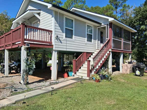 $400,000 | 9035 Pine Drive, Bay St. Louis, MS 39520