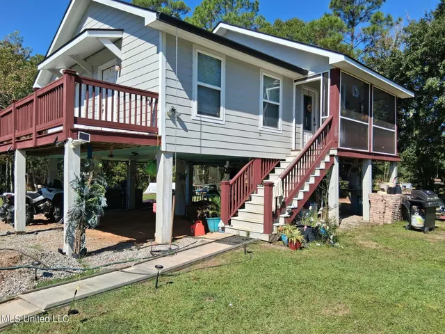 $400,000 | 9035 Pine Drive, Bay St. Louis, MS 39520