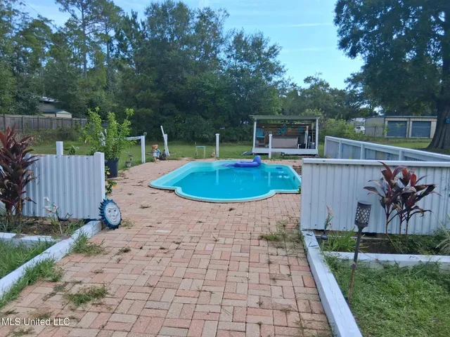 $400,000 | 9035 Pine Drive, Bay St. Louis, MS 39520