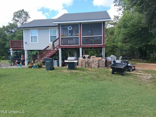 $400,000 | 9035 Pine Drive, Bay St. Louis, MS 39520
