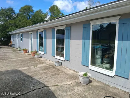 $400,000 | 9035 Pine Drive, Bay St. Louis, MS 39520