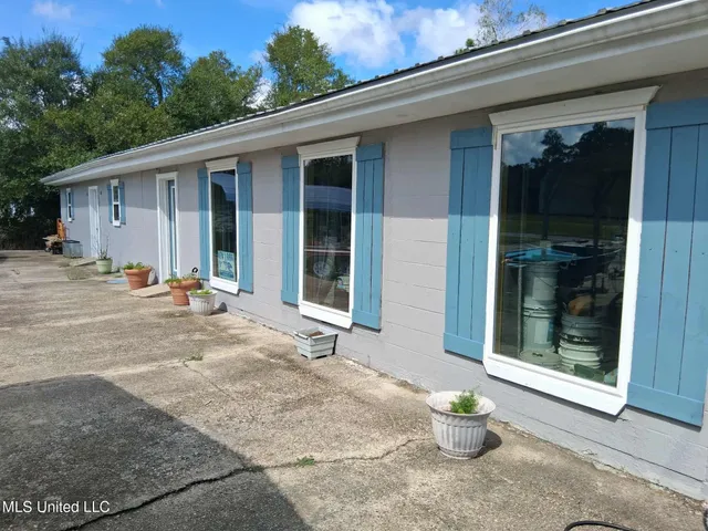 $400,000 | 9035 Pine Drive, Bay St. Louis, MS 39520