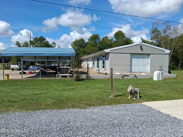 $400,000 | 9035 Pine Drive, Bay St. Louis, MS 39520