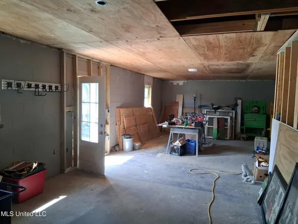 $400,000 | 9035 Pine Drive, Bay St. Louis, MS 39520