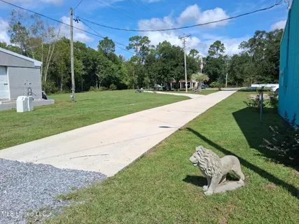 $400,000 | 9035 Pine Drive, Bay St. Louis, MS 39520