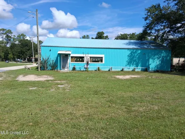 $400,000 | 9035 Pine Drive, Bay St. Louis, MS 39520