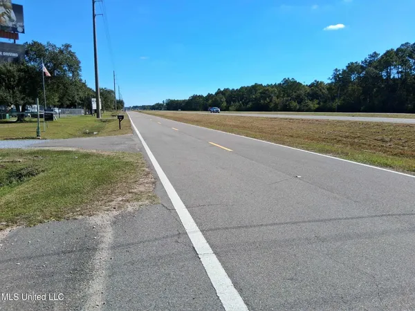 $400,000 | 9035 Pine Drive, Bay St. Louis, MS 39520