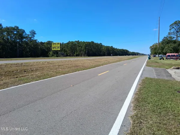 $400,000 | 9035 Pine Drive, Bay St. Louis, MS 39520