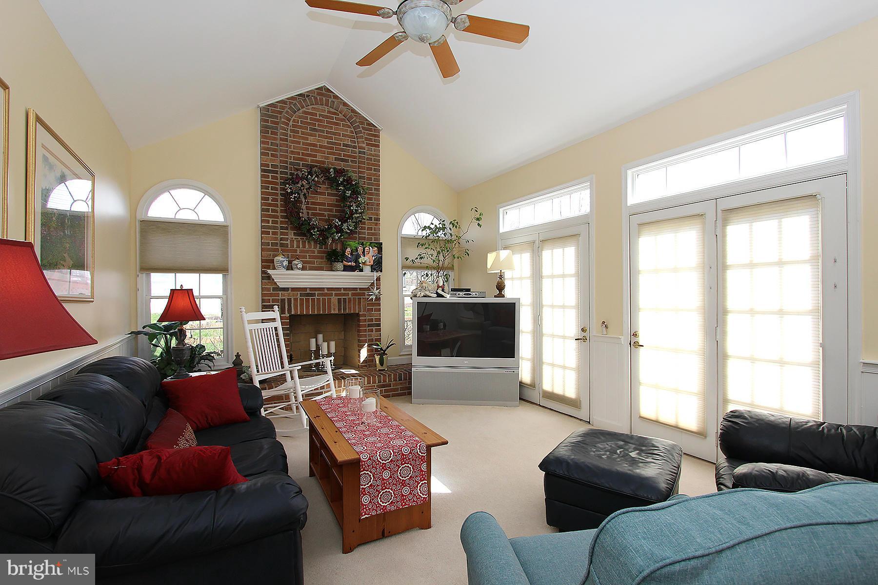 14551 Cutstone Way Silver Spring, MD 20905 - Photo 14 of 30 Family Room